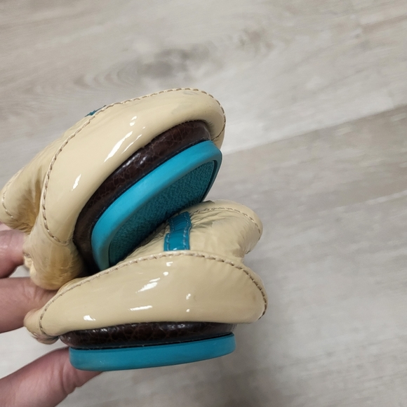 Tieks Patent Biscotti sz 7 cream Ballet Flat - Picture 7 of 8